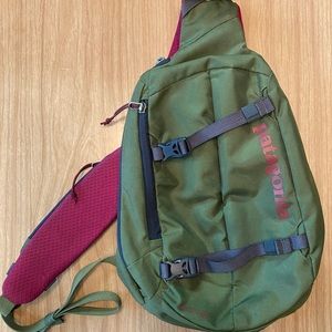 Patagonia Atom 8L sling bag